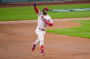 Read more about the article MLB>> 費城人主場煙火大放送 5人5轟炸垮太空人 世界大賽2：1領先