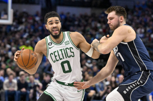 Read more about the article NBA>>綠衫軍塔圖姆大三元率隊止敗 7連勝獨行俠整場被壓著打 塔圖姆：努力讓他難以施展