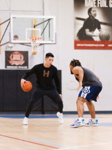 Read more about the article PLG>>鋼鐵人救世主明來台 林書豪今PO練球照積極備戰!!!