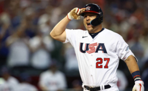 Read more about the article 經典賽>>美國隊長楚奧特3分砲炸裂 衛冕軍前兩局狂灌12分扣倒加拿大!!!