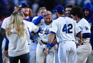 Read more about the article MLB》9下2出局「神代打」敲再見安！ 道奇戲劇性上演逆轉勝!?
