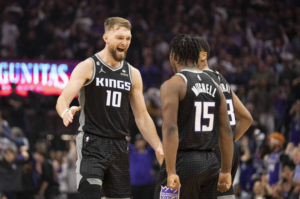 Read more about the article NBA季後賽》柯瑞28分無用 沙波尼斯遭襲仍繳24分率國王2比0領先!?