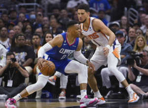 Read more about the article NBA季後賽》布克狂轟45分 太陽G3險勝少了雙主力的快艇