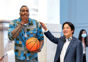 Read more about the article 籃球>> 魔獸住總統府一晚 賴神喊ACTION !?