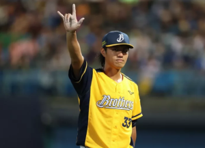 Read more about the article 中職>>鄭浩均躍居本土一哥 亞運期間缺陣讓兄弟好傷!?