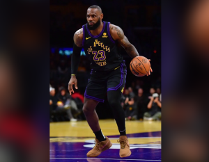 Read more about the article NBA>>史上第1人 詹皇破3萬9000分!!!