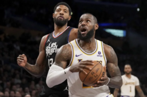 Read more about the article NBA>> 賽末關鍵得分 詹姆斯帶領湖人拿下勝利終止連敗!!!